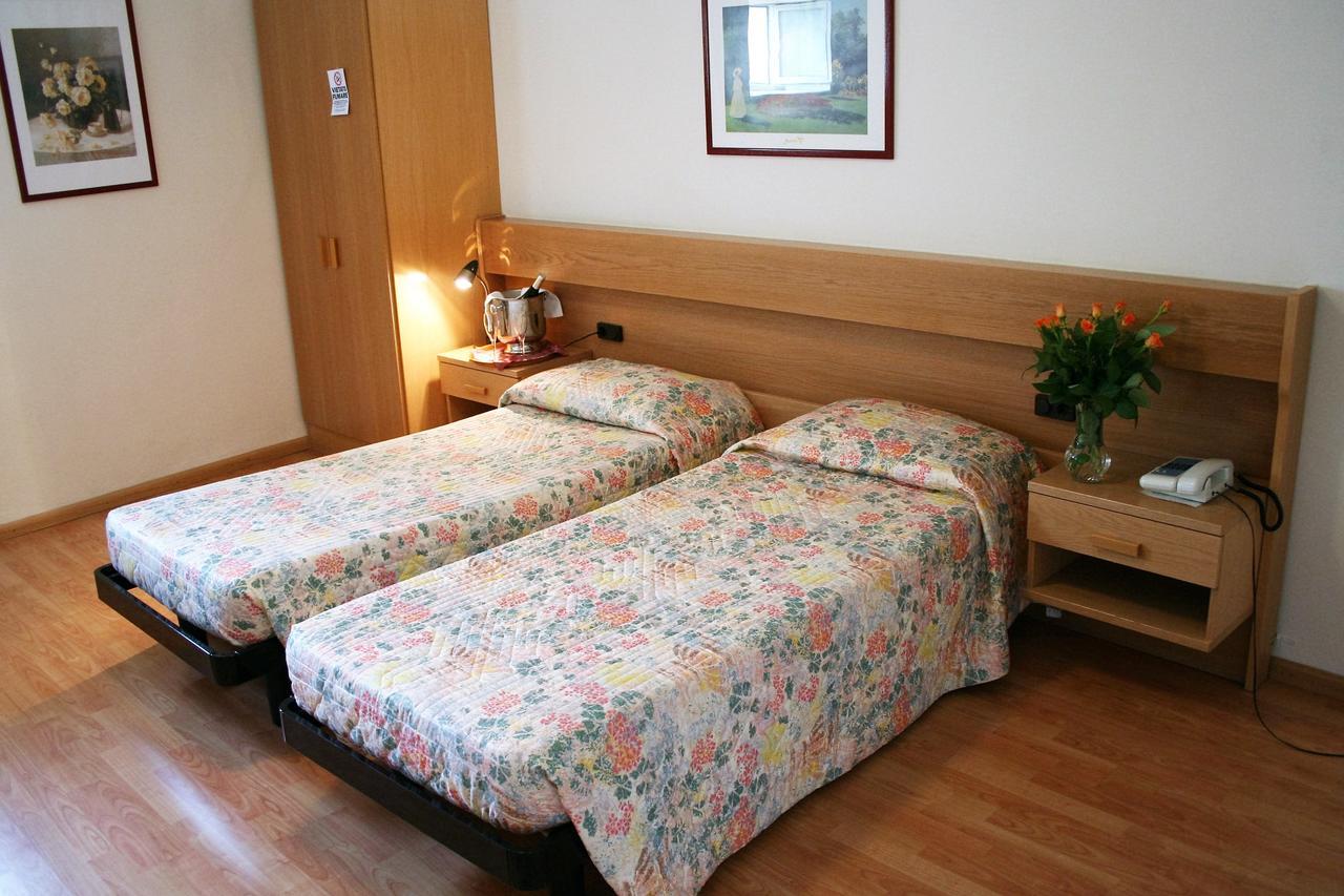 Hotel Centro Torre Pellice Eksteriør billede