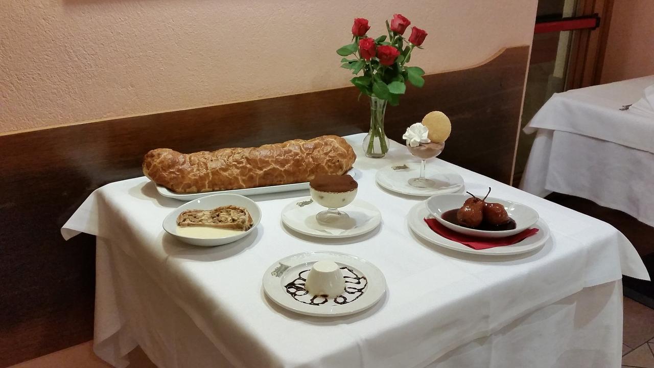 Hotel Centro Torre Pellice Eksteriør billede