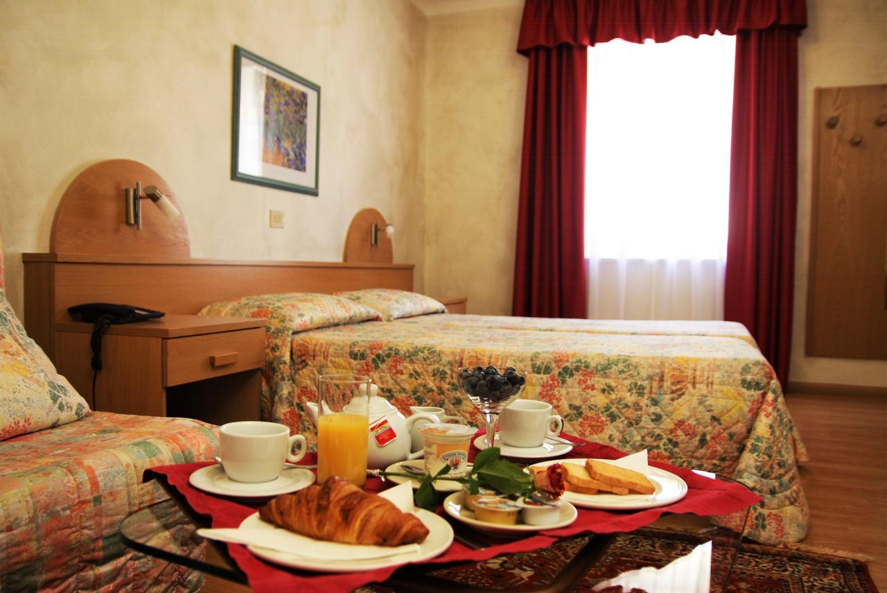 Hotel Centro Torre Pellice Eksteriør billede