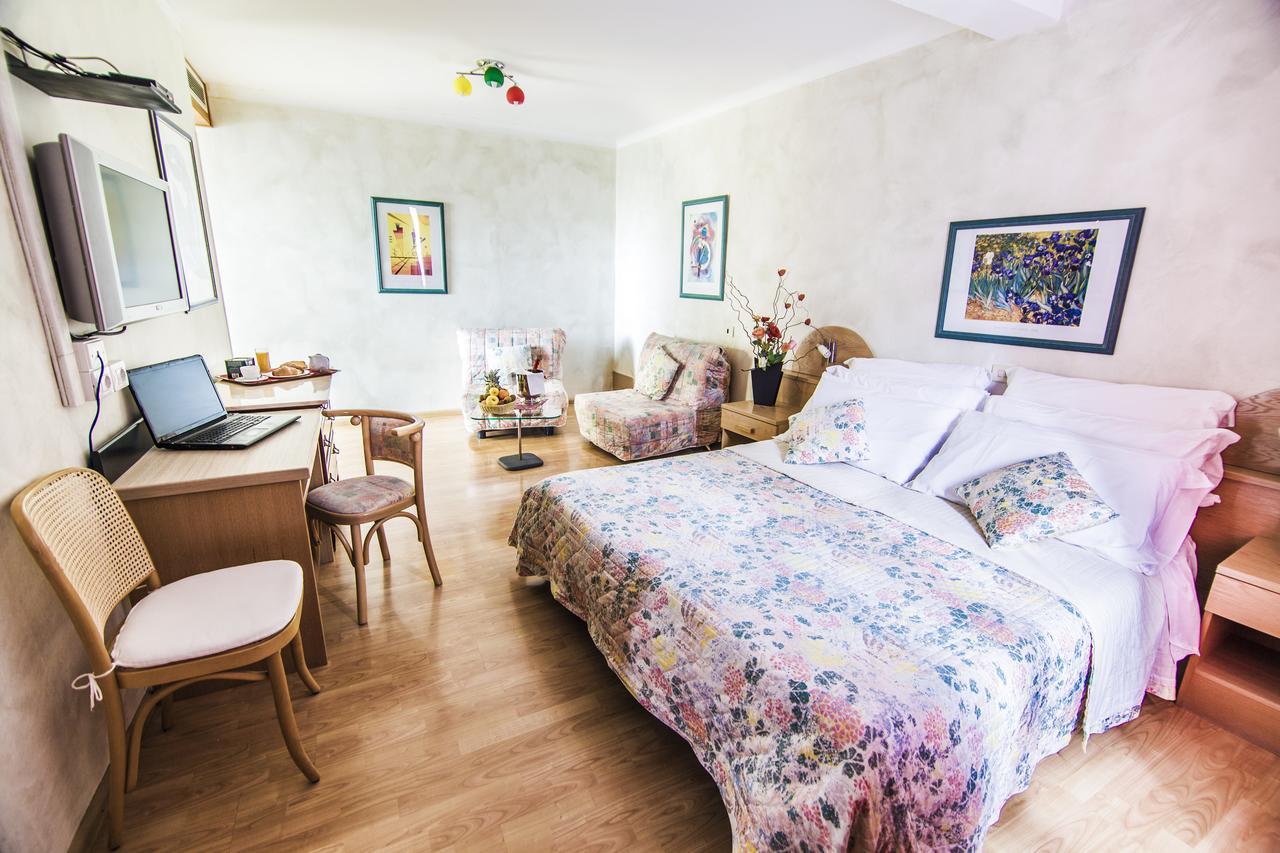 Hotel Centro Torre Pellice Eksteriør billede