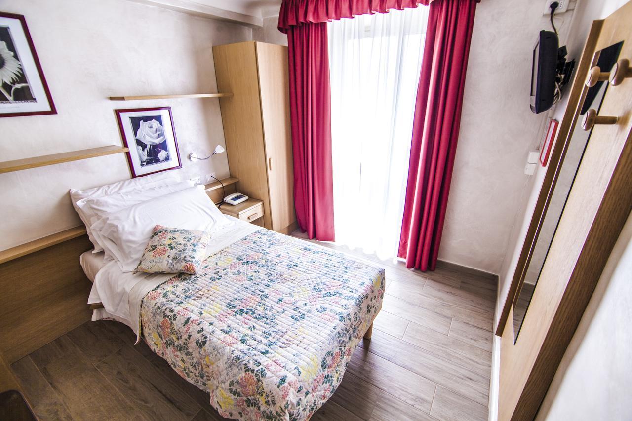 Hotel Centro Torre Pellice Eksteriør billede